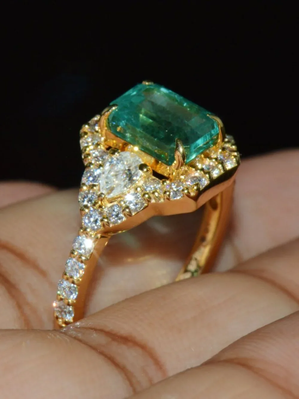 Certified Natural 2.82CTS Emerald Diamond Solid 18K Yellow Gold Halo Ring